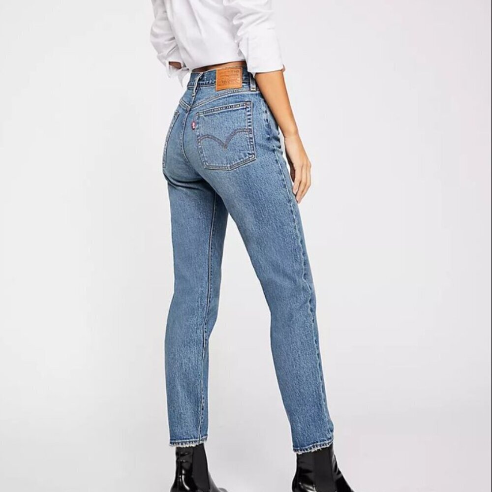 Levi's Wedgie Straight Leg High-Rise Light Blue Rigid Distressed Trendy Jeans 25
